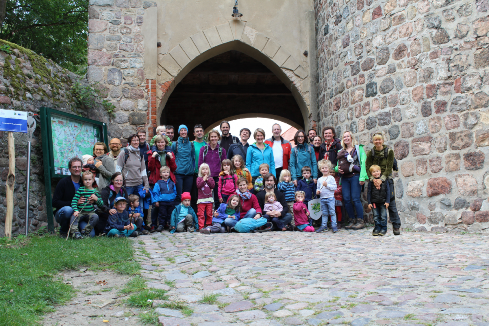 Gruppenbild Familiengruppe der DAV Sektion Berlin während eines gemeinsamen Ausfluges