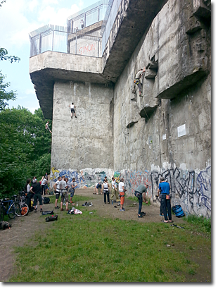 Humboldtbunker, Kletterwand des DAV Sektion Berlin